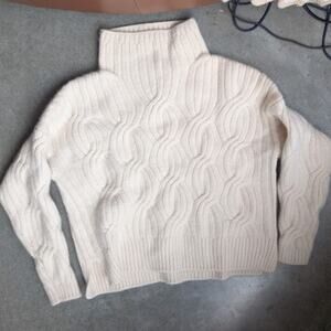 J. CREW Collection 100% Cashmere Chunky Cable-Knit Sweater Size Small Turtleneck